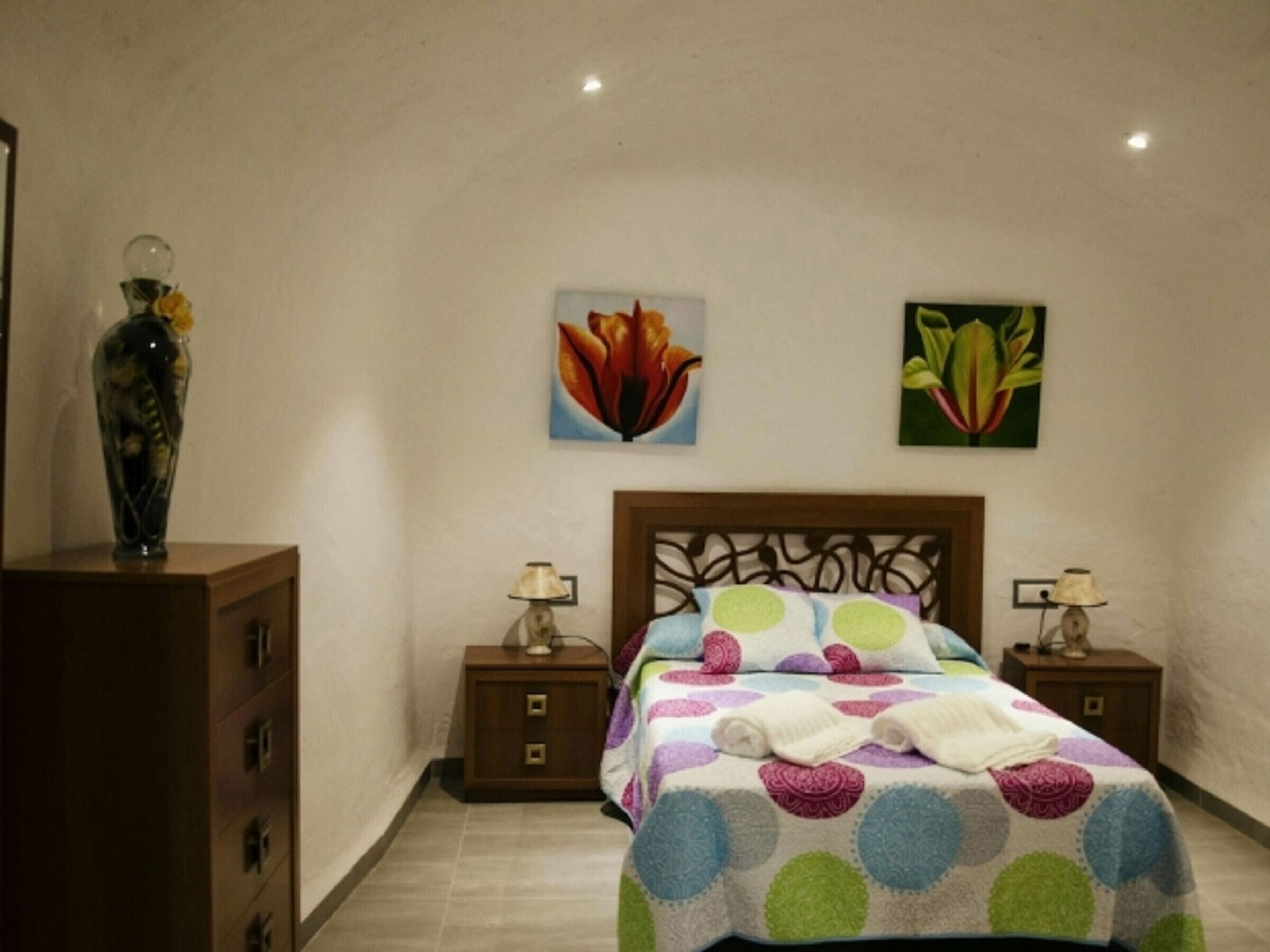 4 bedrooms, Internet, bed sheets