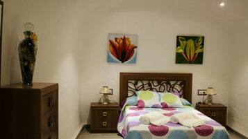 4 bedrooms, Internet, bed sheets