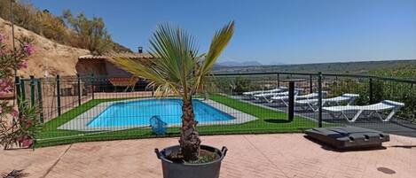 المنطقة المحيطة بالمنشأة