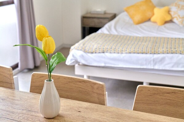 3 bedrooms, iron/ironing board, internet