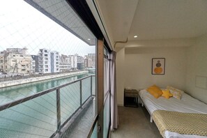 3 bedrooms, iron/ironing board, internet