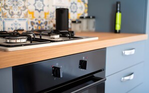 Refrigerador, horno, parrilla de estufa y lavavajillas 