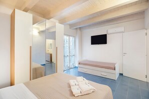 1 slaapkamer, een strijkplank/strijkijzer, wifi, beddengoed