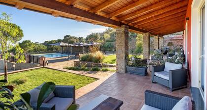 Rosmarino Apartment with Sea View, Wi-Fi and Air Conditioning