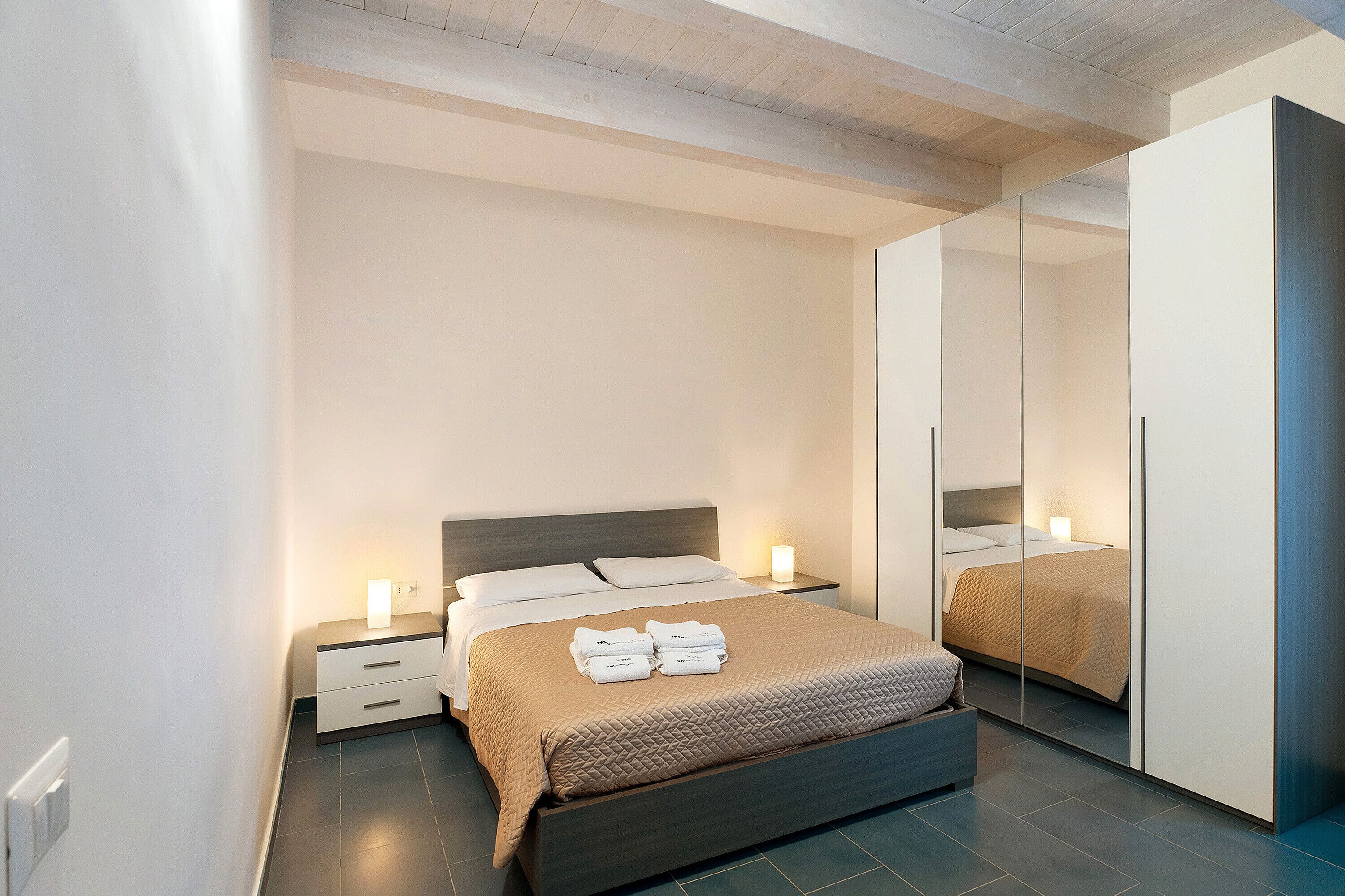 1 camera, ferro/asse da stiro, Wi-Fi, lenzuola