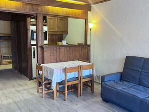 TV - Cozy studio for 4, ski-in-out, pets allowed, parking (Saint-Gervais-les-Bains)