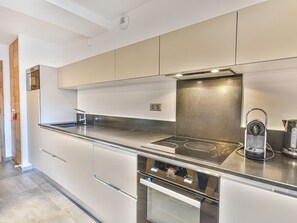 Frigorífico, microondas y lavavajillas