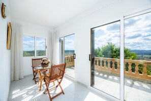 Dining - Country House 'Ses Tanquetes' with Mountain Views, Private Pool and Wi-Fi (Illes Balears)