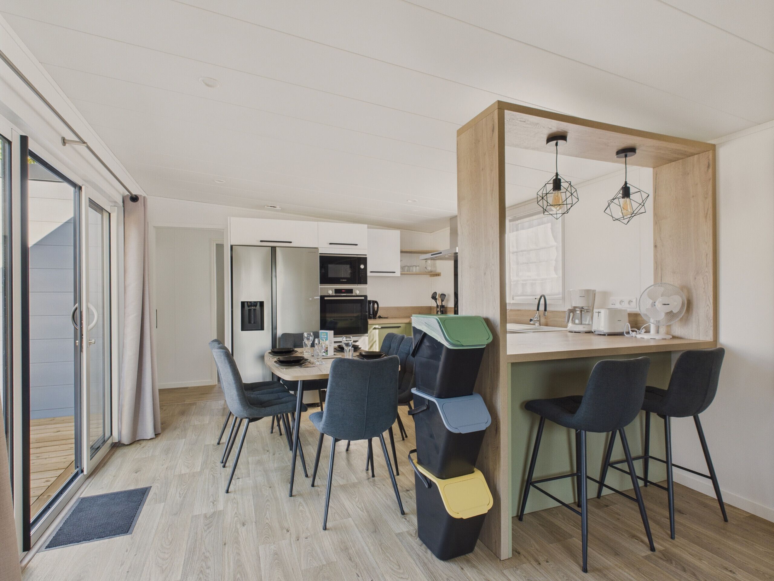 Kjøleskap, mikrobølgeovn, ovn og oppvaskmaskin