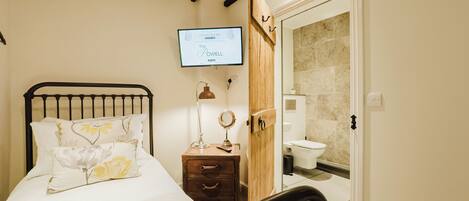 1 bedroom, free WiFi