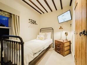 1 bedroom, free WiFi