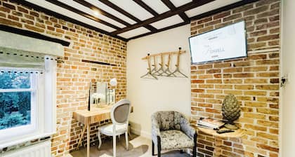 Experience boutique comfort above The Powell pub in Birchington. Stylish en-suite rooms, luxury touches, and a vibrant pub below—perfect for business, couples, or families. Book your coastal escape today!