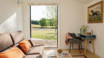 Cottage, Patio, Garden View | Iron/ironing board, free WiFi