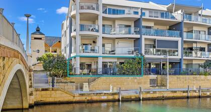 Dolphin Harbour Haven-Family Friendly-Canal Front