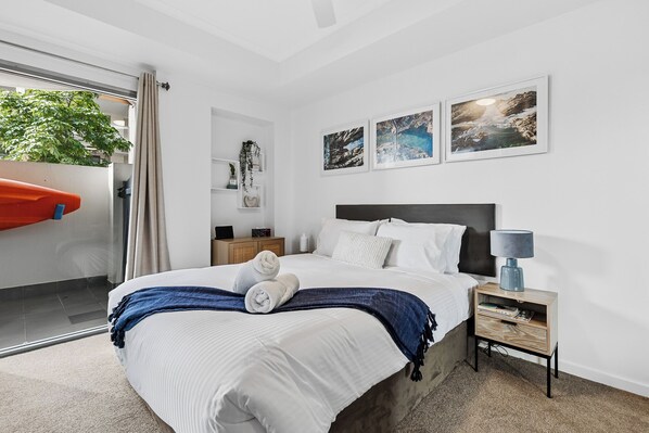 3 bedrooms, desk, iron/ironing board, free WiFi