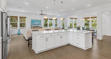 New Luxe 30A Home, New Listing! Across from The Big Chill, Prominence