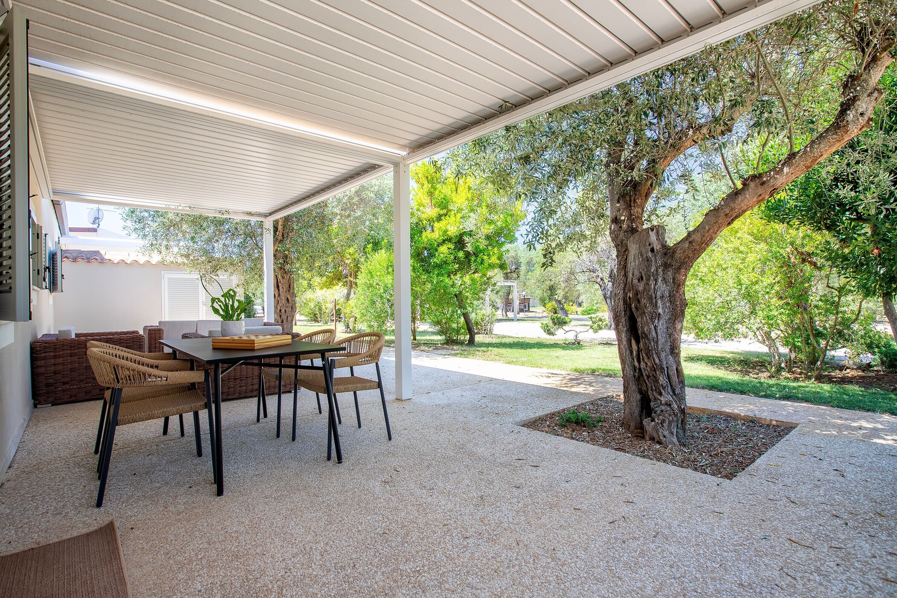 屋外ダイニングエリア