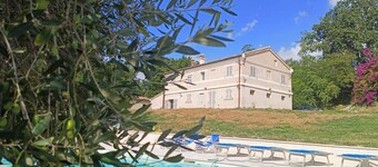 Charming country house with pool among the rolling hills of Morro d'Alba