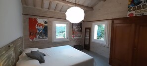 4 bedrooms, iron/ironing board, travel cot, free WiFi