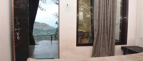 Quarto casal superior | Escrivaninha, espaço de trabalho para notebook