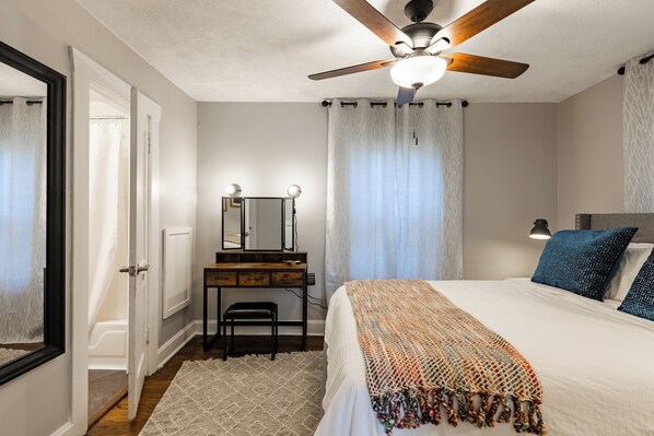 2 bedrooms, iron/ironing board, free WiFi, bed sheets