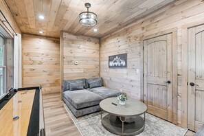 Smart TV, chimenea y tenis de mesa 