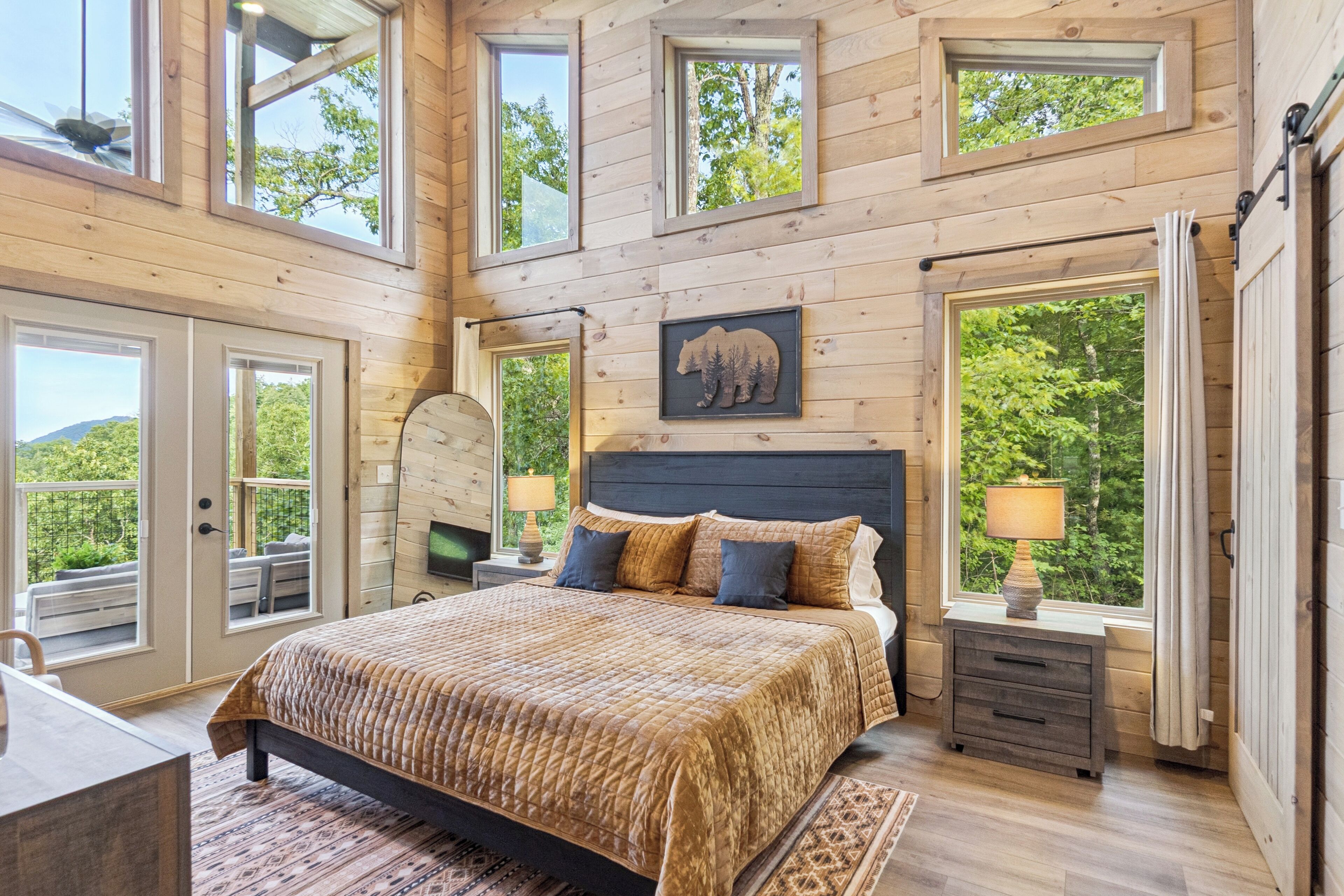 3 bedrooms, desk, iron/ironing board, free WiFi