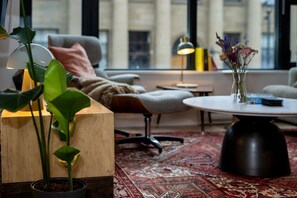 Interior - Curated 2B/2B DT Halifax (Halifax)