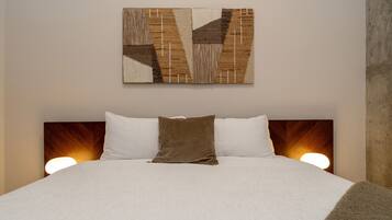 2 chambres, bureau, fer et planche Ă repasser, lit parapluie