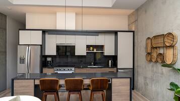 Fridge, microwave, oven, stovetop