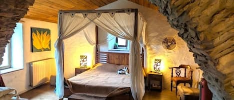 4 bedrooms, Internet, bed sheets