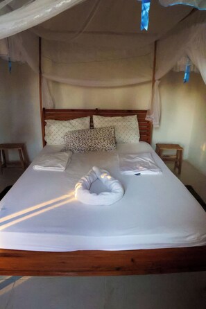 2 bedrooms, bed sheets