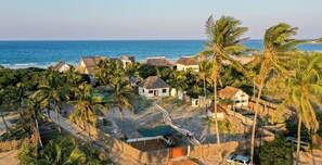 Exterior - House with garden 50 m. from the beach. Ideal for families and groups of friends. (Inhambane)