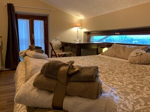 4 Schlafzimmer, BĂŒgeleisen/BĂŒgelbrett, WLAN, BettwĂ€sche