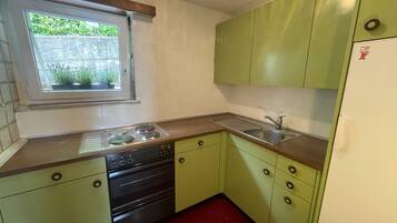 Kühlschrank, Ofen, Herdplatte, Geschirrspüler