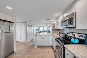 Fridge, microwave, oven, stovetop - 2-bed 2-bath Condo with Tennis Courts, Pool, and Hot Tub (Indian Shores)