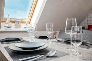 Dining - Störtebekerstraße 9 - Apartment 6 - Comfortable vacation apartment with covered terrace (Zingst)