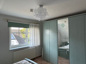 Unclassified image, 5 of 16, button