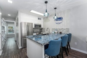 Fridge, microwave, stovetop, coffee/tea maker - This fully renovated 1-bedroom, 1-bath condo offers charm, comfort, and convenience — all just two blocks from the beach. (South Padre Island)