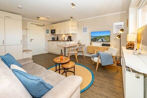 Unclassified image, 2 of 14, button