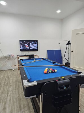Bungalow, 4 Bedrooms, Smoking, City View | Games room