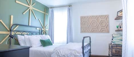 1 bedroom, desk, iron/ironing board, free WiFi