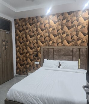 In-room safe, desk, blackout curtains, soundproofing