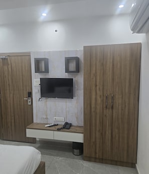 In-room safe, desk, blackout curtains, soundproofing