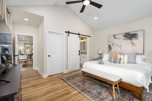 3 habitaciones, escritorio, tabla de planchar con plancha y wifi gratis