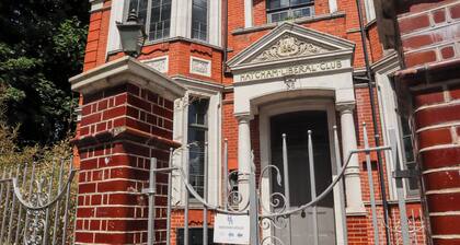 Listed Mansion Flat in Queens Road, Peckham, New Cross Gate