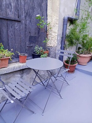 Outdoor dining - Studio apartment with kitchen in Center "Stay in Catania" (Catania)