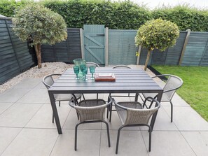 Outdoor dining - Sandy Toes (Mablethorpe)