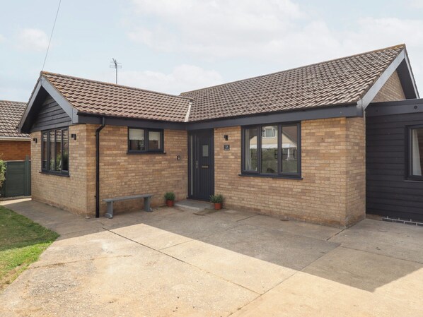Cottage | Front of property - Sandy Toes (Mablethorpe)