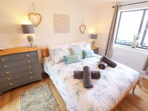 3 bedrooms, individually decorated, individually furnished, free WiFi